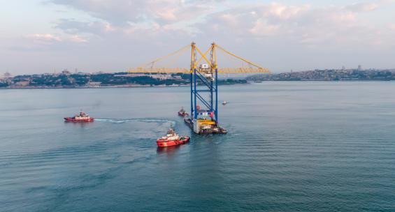 3 STS Cranes with a Weight of 2,150 Tons Moved from Haydarpaşa Port to Mardaş Port.