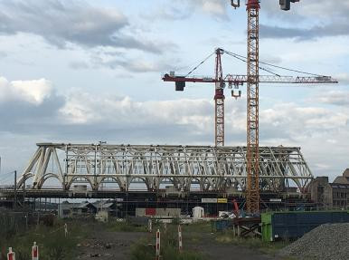 Belçika Metal / Gare De Mons tren garı 5.000 ton çelik Strand Jack ile montaj işi