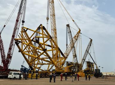 Levage en tandem avec 4 grues