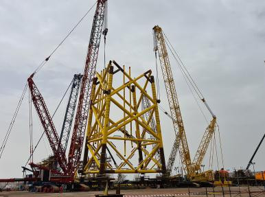 Levage en tandem avec 4 grues