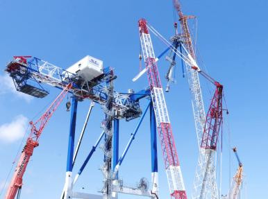 LES GRUES PORTUAIRES SONT CONSTRUITES À TRABZON